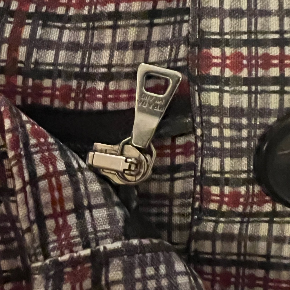 New Prada men’s plaid shorts. - Picture 5 of 8